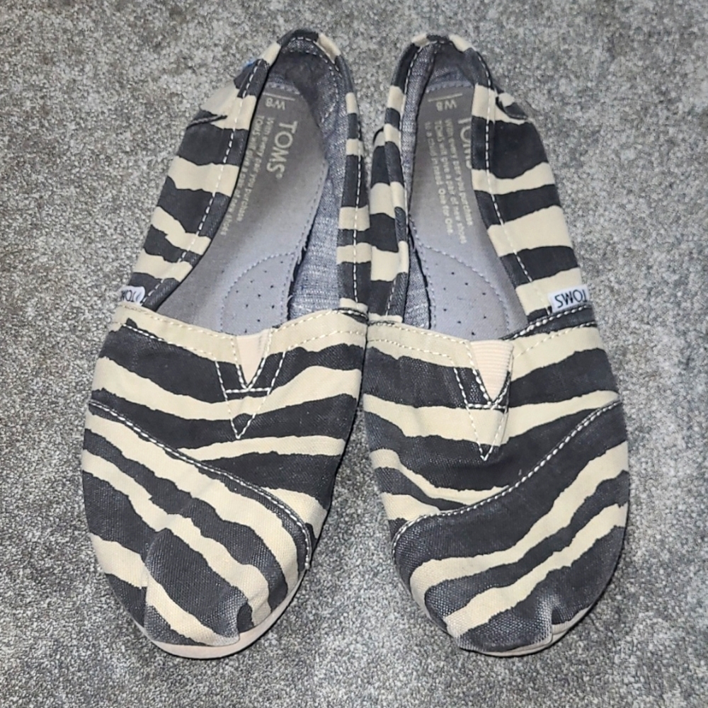 Zebra/ White Tiger Striped Toms Slip On Shoes